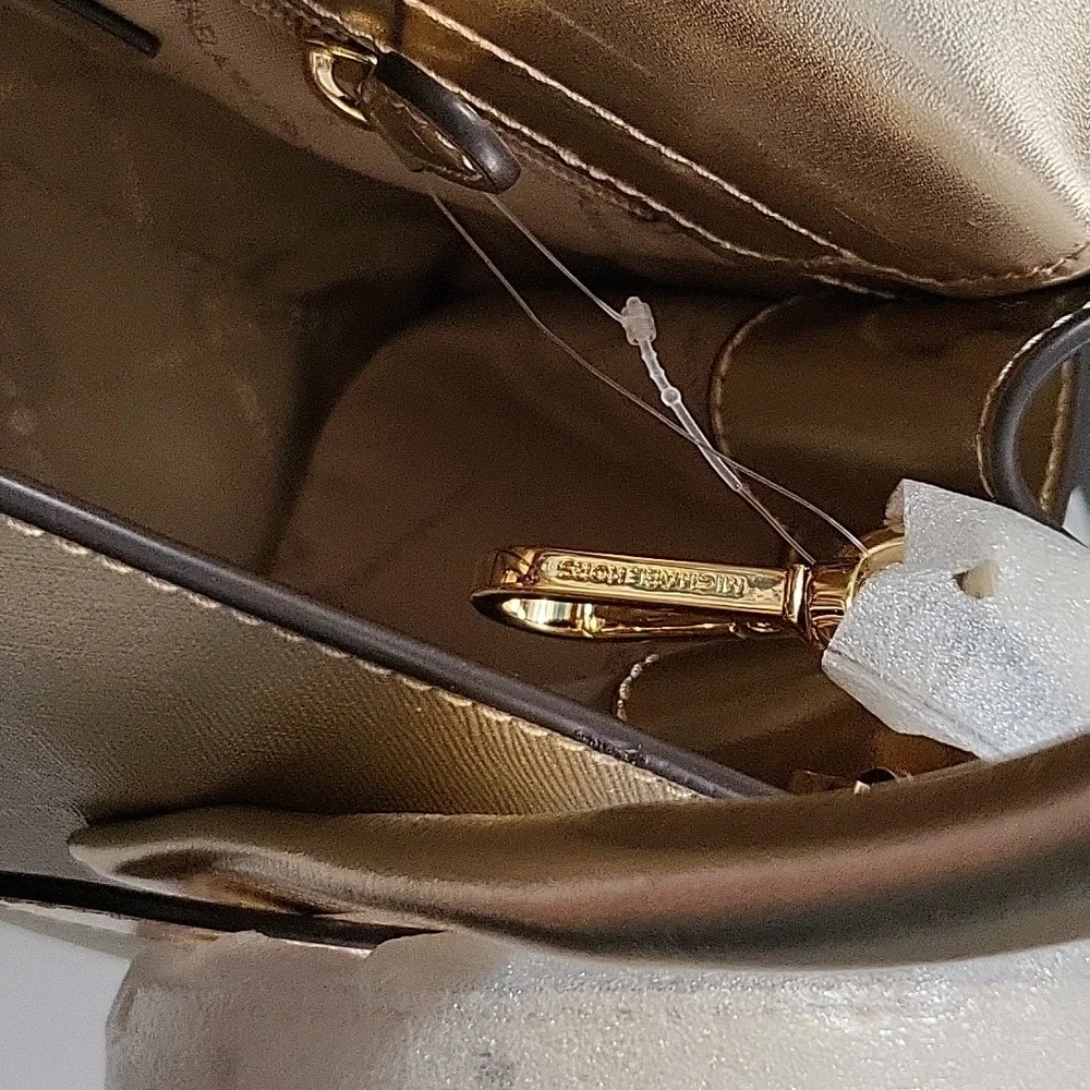 NWT MICHAEL KORS PALE GOLD CARMEN SATCHEL - Picture 9 of 14